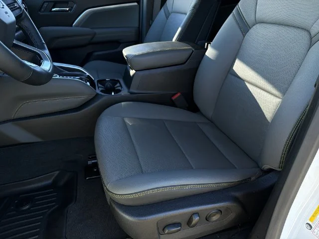Used 2025 White Chevrolet ZR2 image 22
