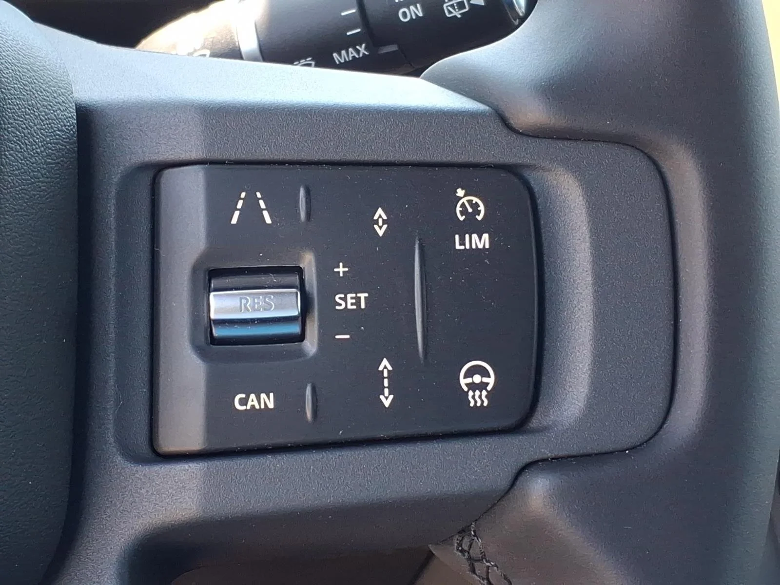New 2026 Santorini Black LAND ROVER S image 15