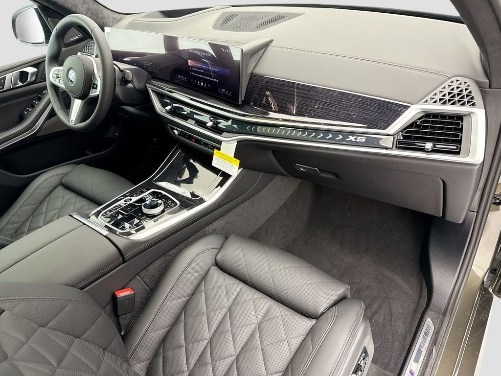 New 2026 Green Metallic BMW xDrive50e image 16