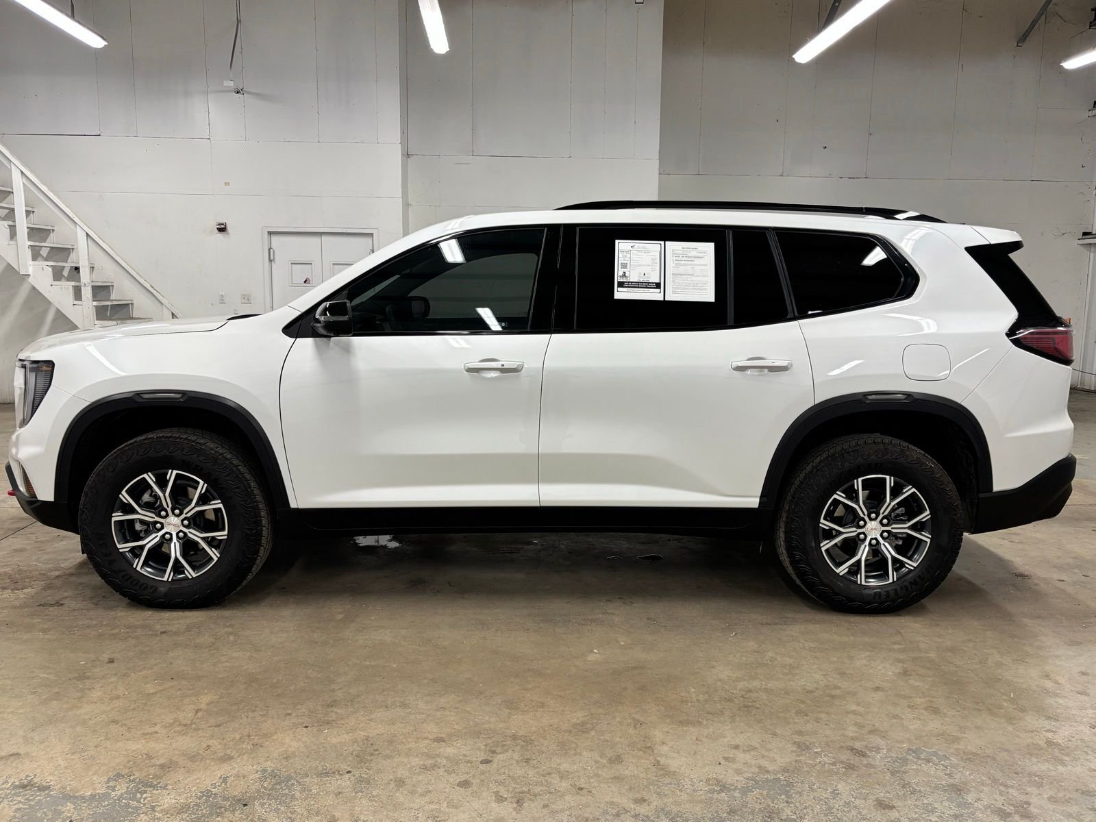 Used 2025 White GMC AT4 image 4