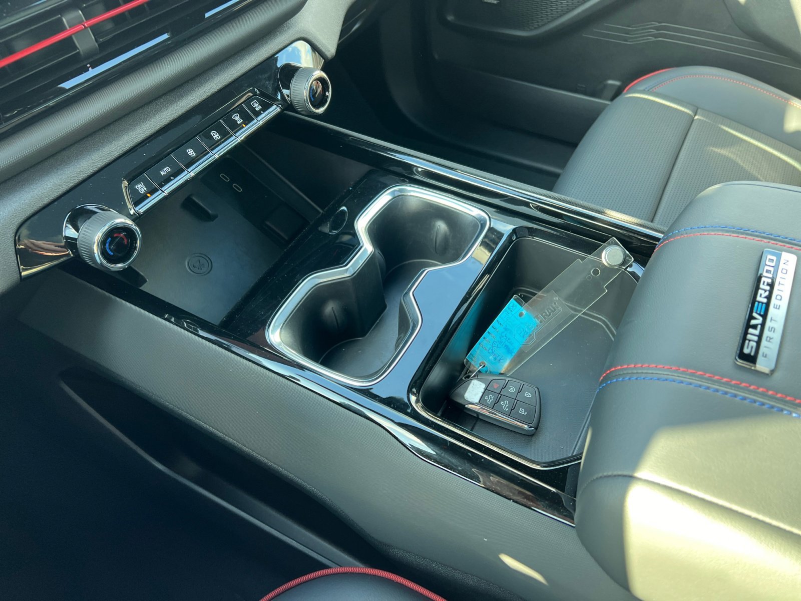 2024 Chevrolet Silverado EV RST - Photo 13