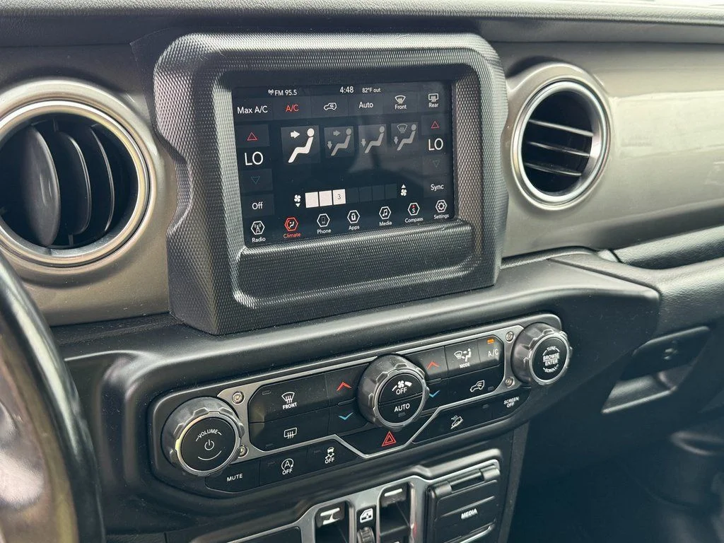 Used 2020 Black Jeep Unlimited Sahara image 32