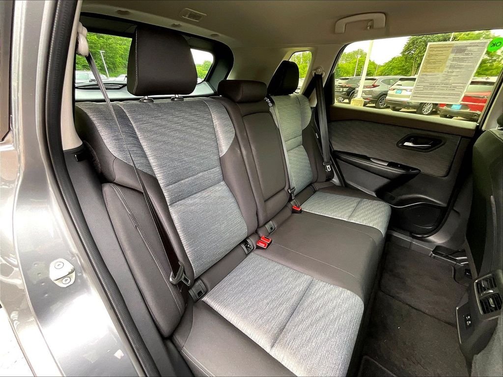 Used 2023 Gray Nissan SV image 16