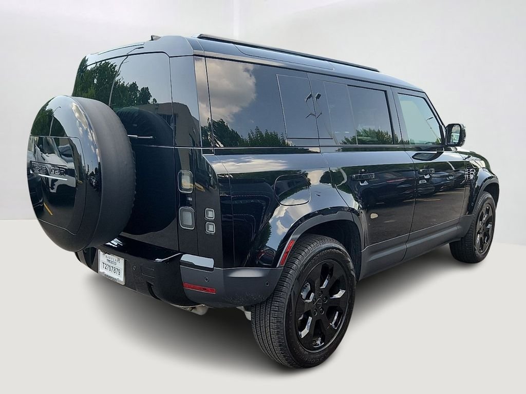 Used 2026 Santorini Black Metallic Land Rover S image 4