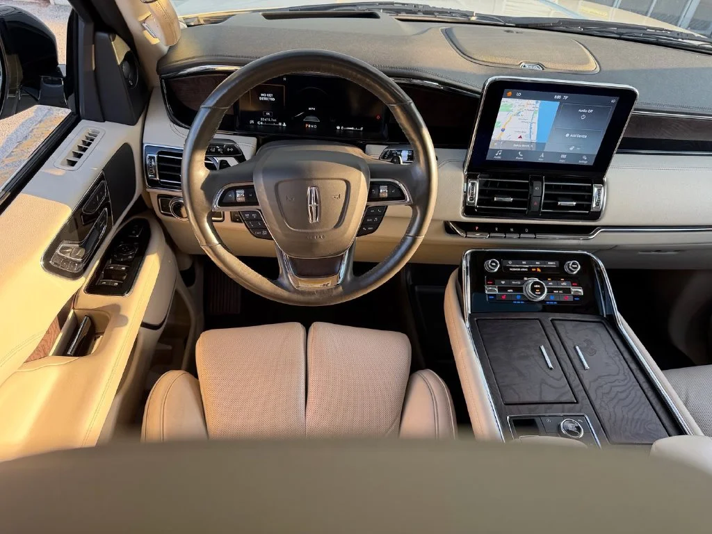 Used 2019 Ceramic Pearl Metallic Lincoln Reserve image 14