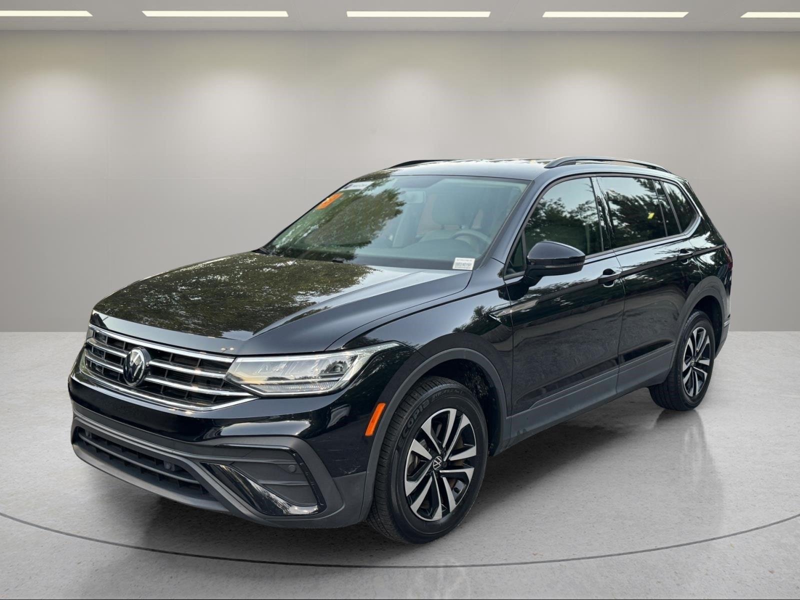 Used 2022 Deep Black Pearl Volkswagen S image 25