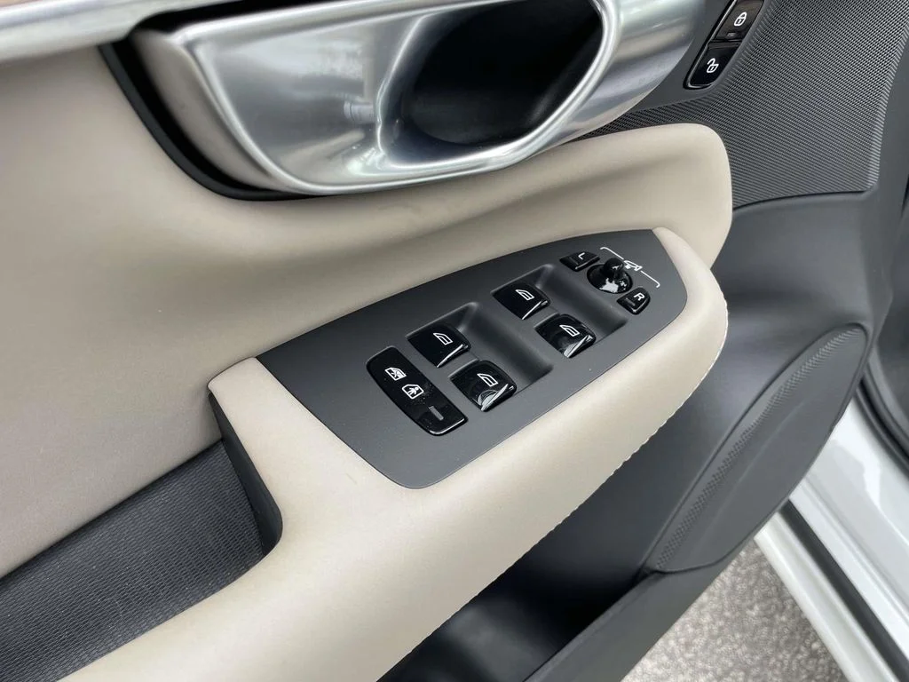 2026 Volvo XC90 Plus - Photo 6