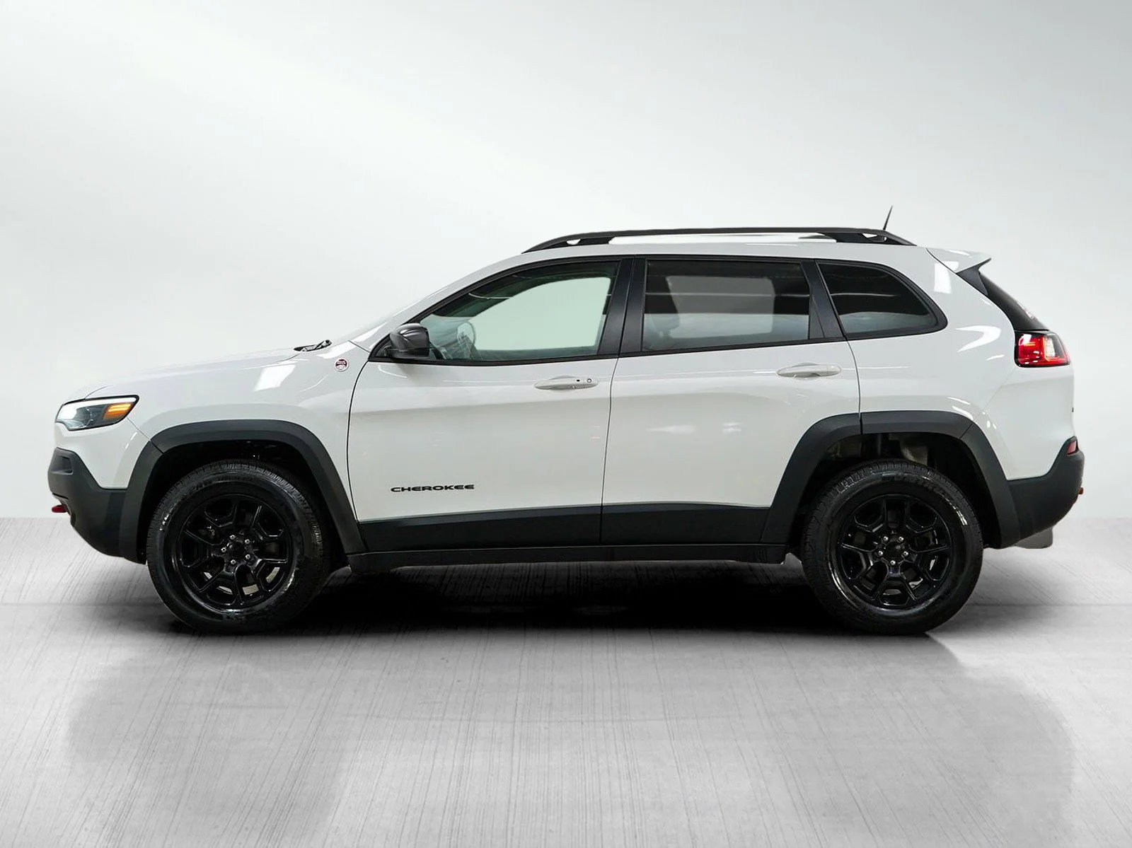 Used 2020 Jeep Cherokee Trailhawk with VIN 1C4PJMBX9LD648284 for sale in Wayzata, Minnesota