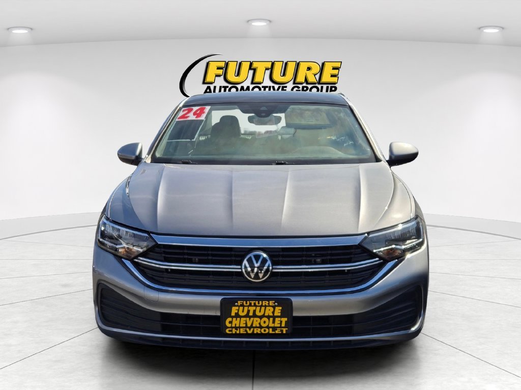 Used 2024 Gray Volkswagen 1.5T SE image 2
