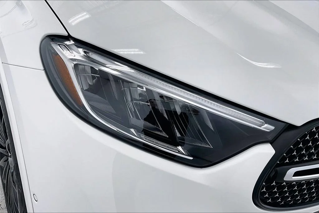 New 2026 Polar White Mercedes-Benz GLC 300 image 25