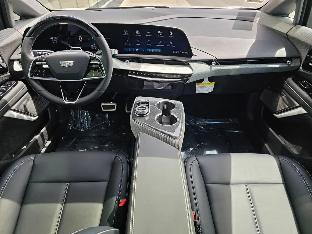 New 2026 Vibrant White Tricoat Cadillac Sport image 17