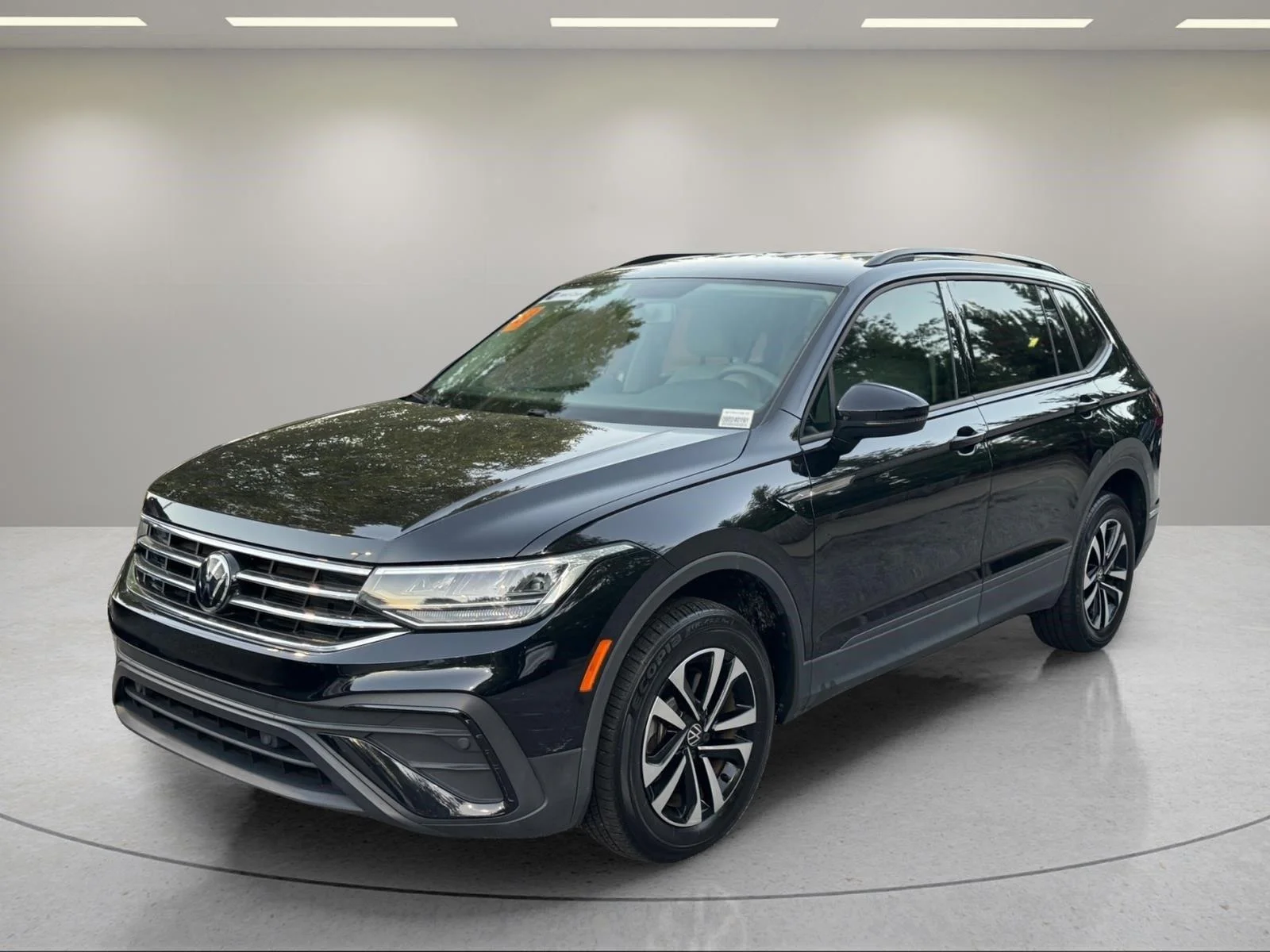 Used 2022 Deep Black Pearl Volkswagen S image 25