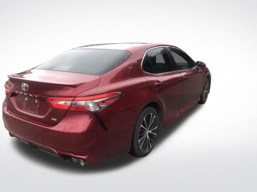 Used 2018 Red Toyota SE image 4