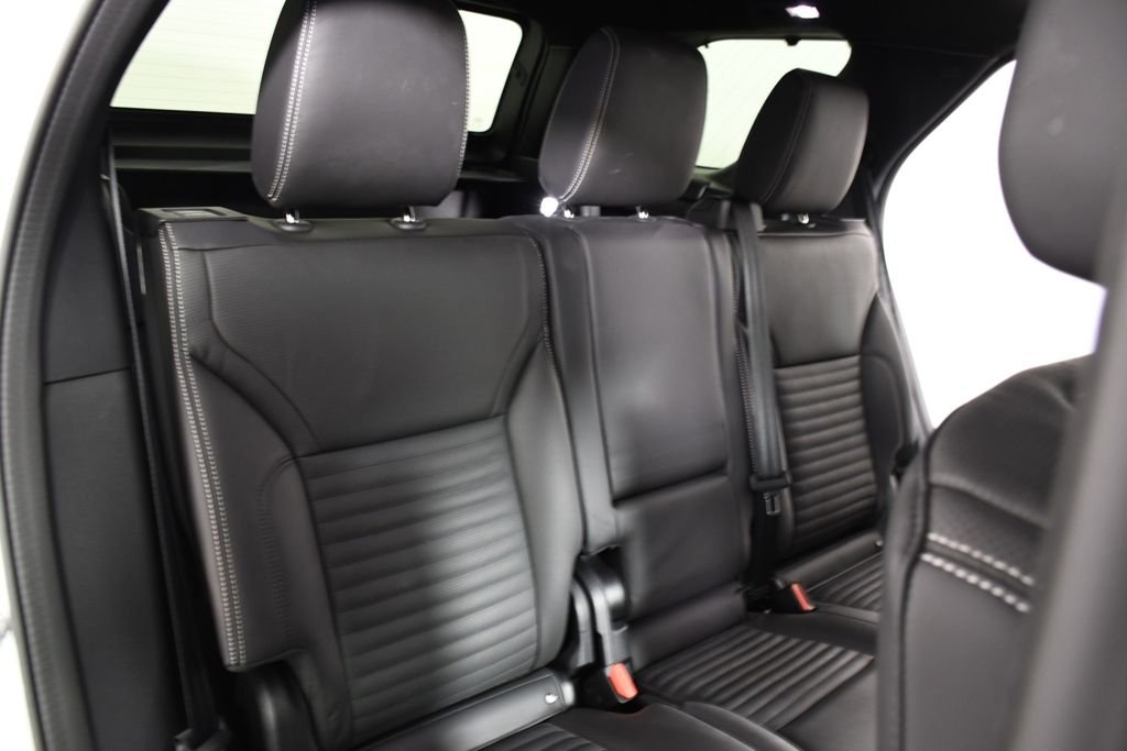 Certified Used 2025 Fuji White Land Rover Dynamic SE image 23