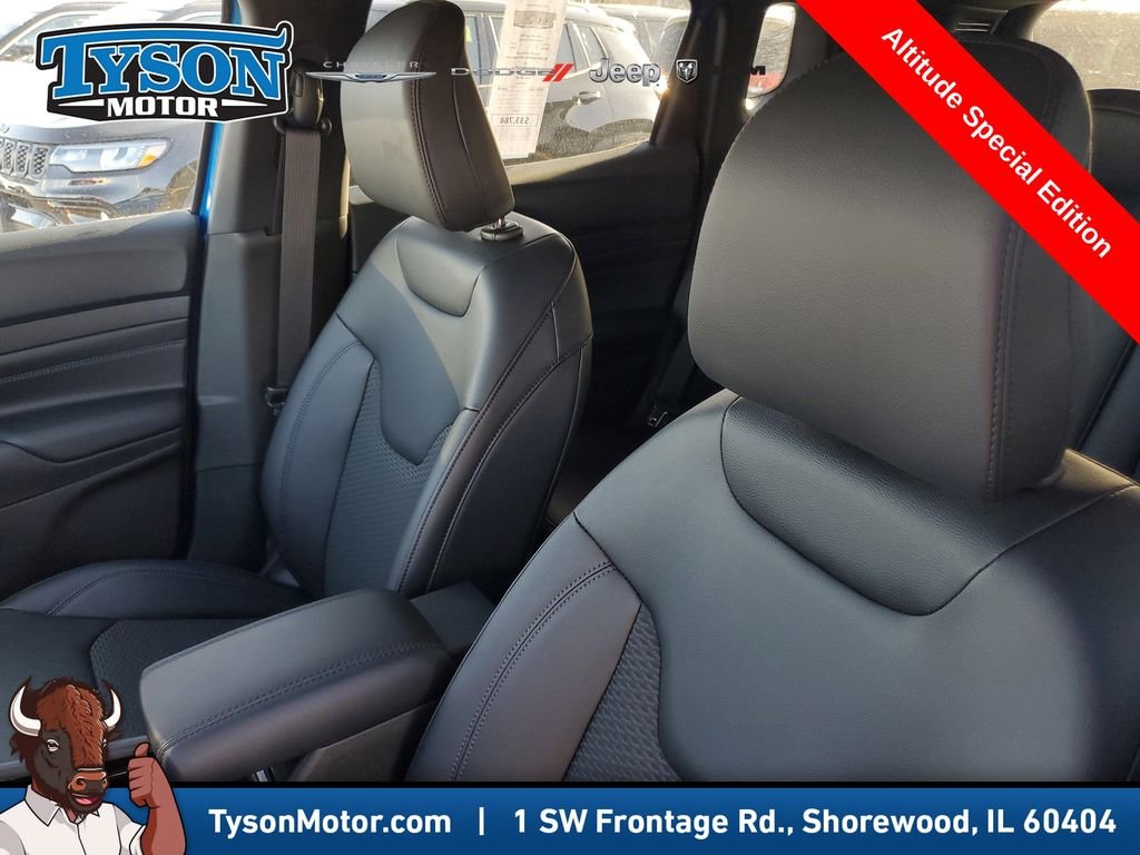 New 2026 Hydro Blue Pearlcoat Jeep Latitude image 17