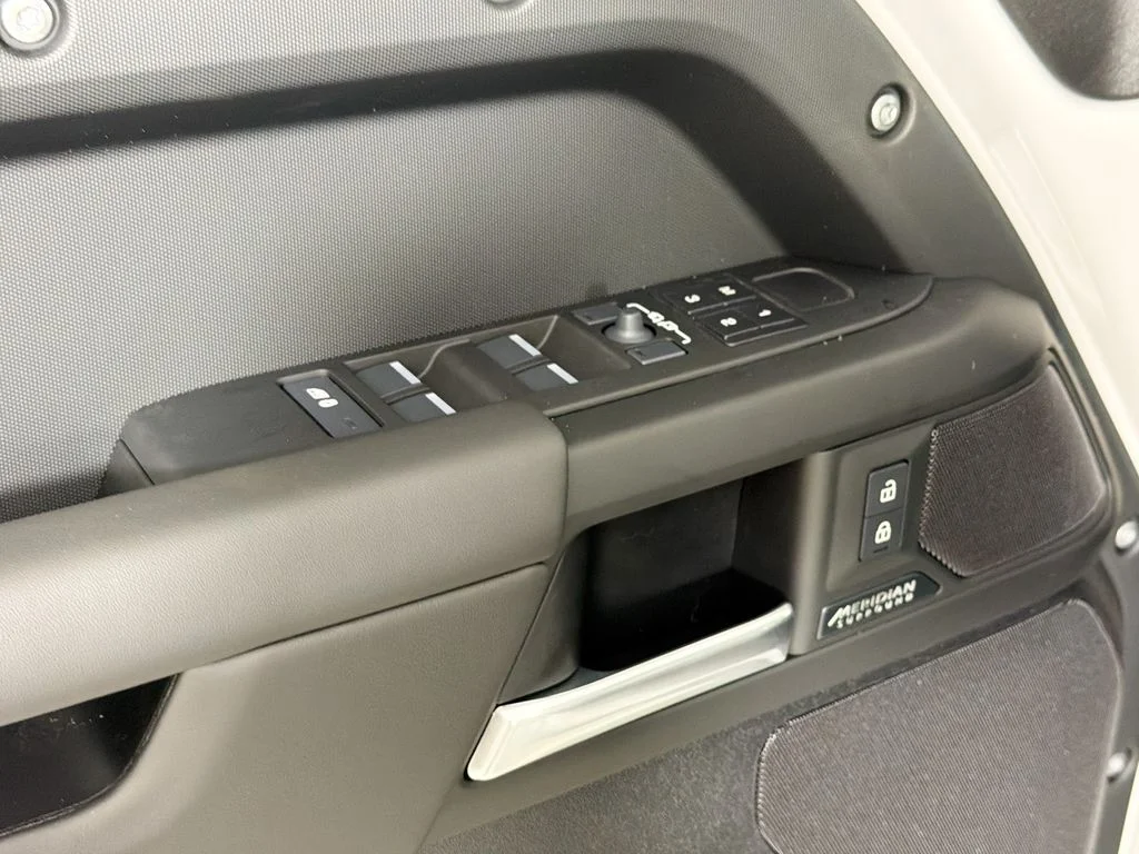 New 2026 Borasco Grey Land Rover X-Dynamic SE image 18