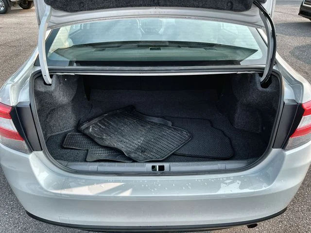 Used 2023 White Subaru Base image 21