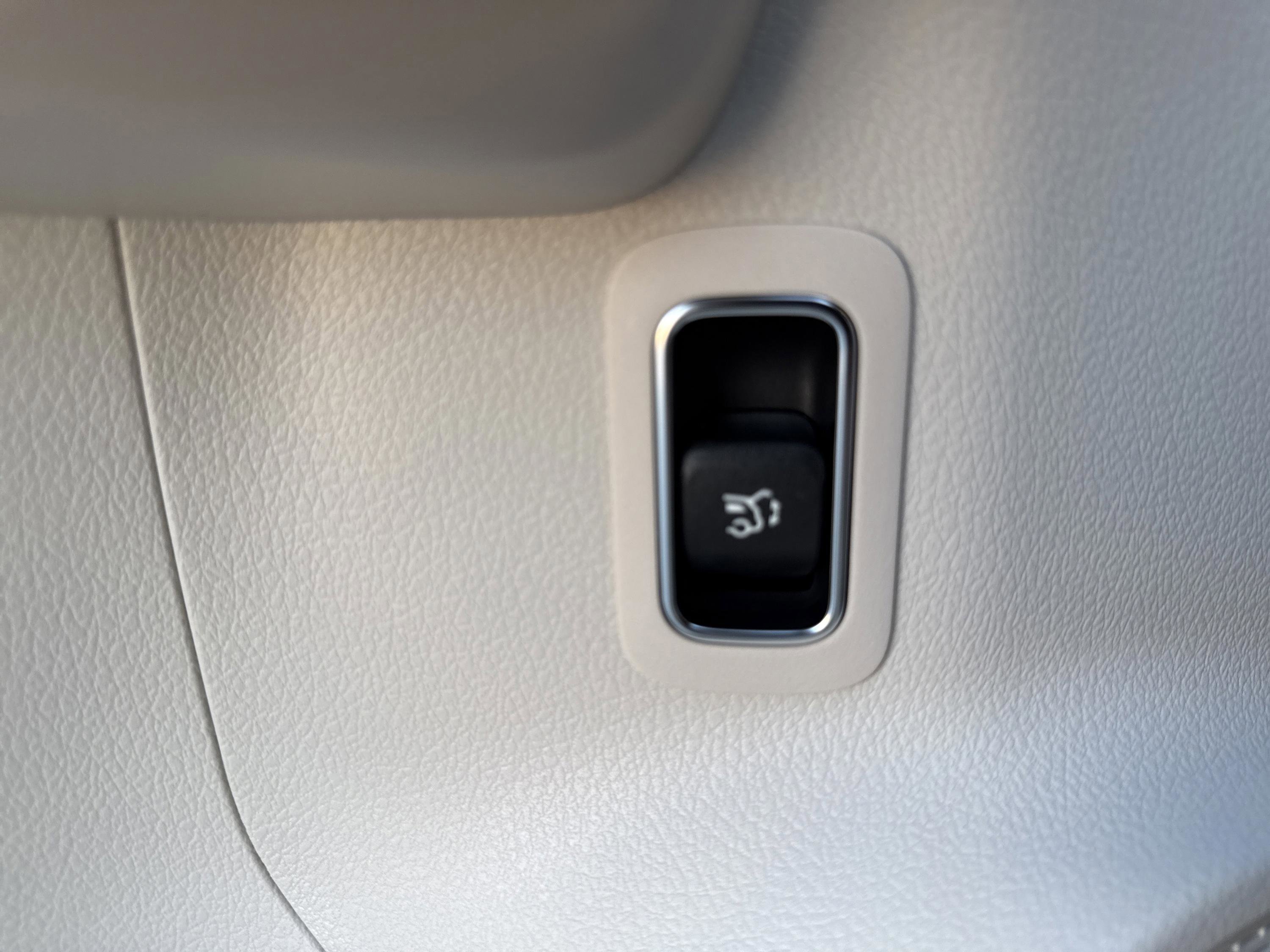 Certified Used 2026 Polar White Mercedes-Benz GLA 250 image 21