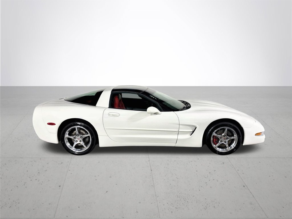 Used 2003 White Chevrolet Base image 5