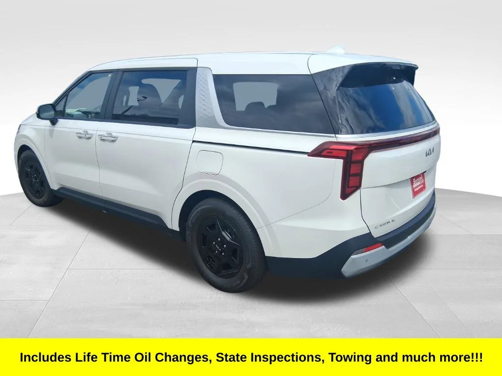 Used 2026 White Kia LXS image 3