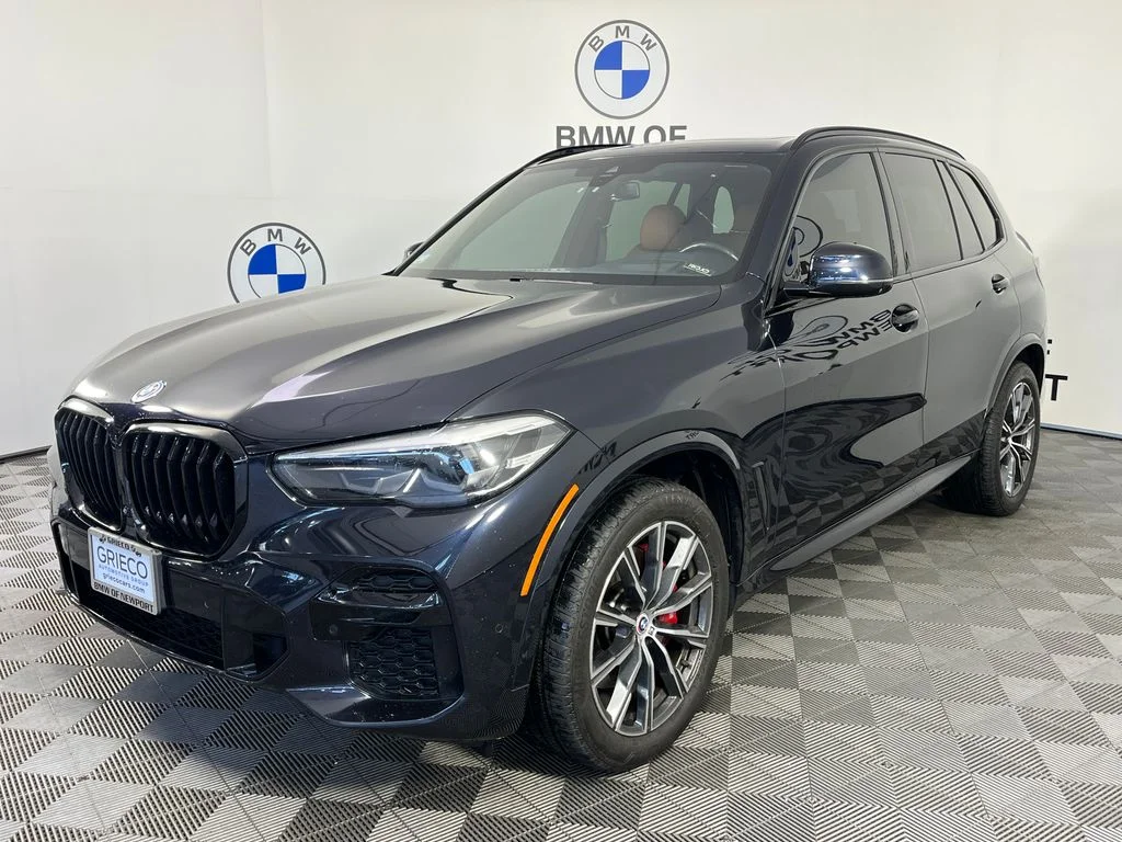 Used 2022 Black BMW xDrive40i image 3