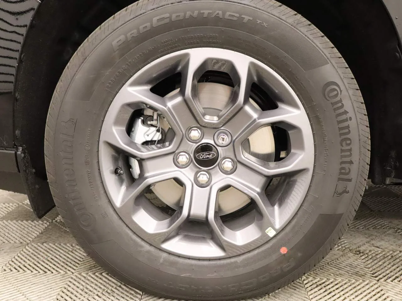 New 2026 Shadow Black Ford XLT image 6