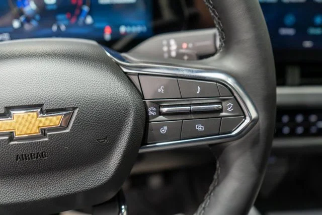 New 2027 Mosaic Black Metallic Chevrolet LT image 19