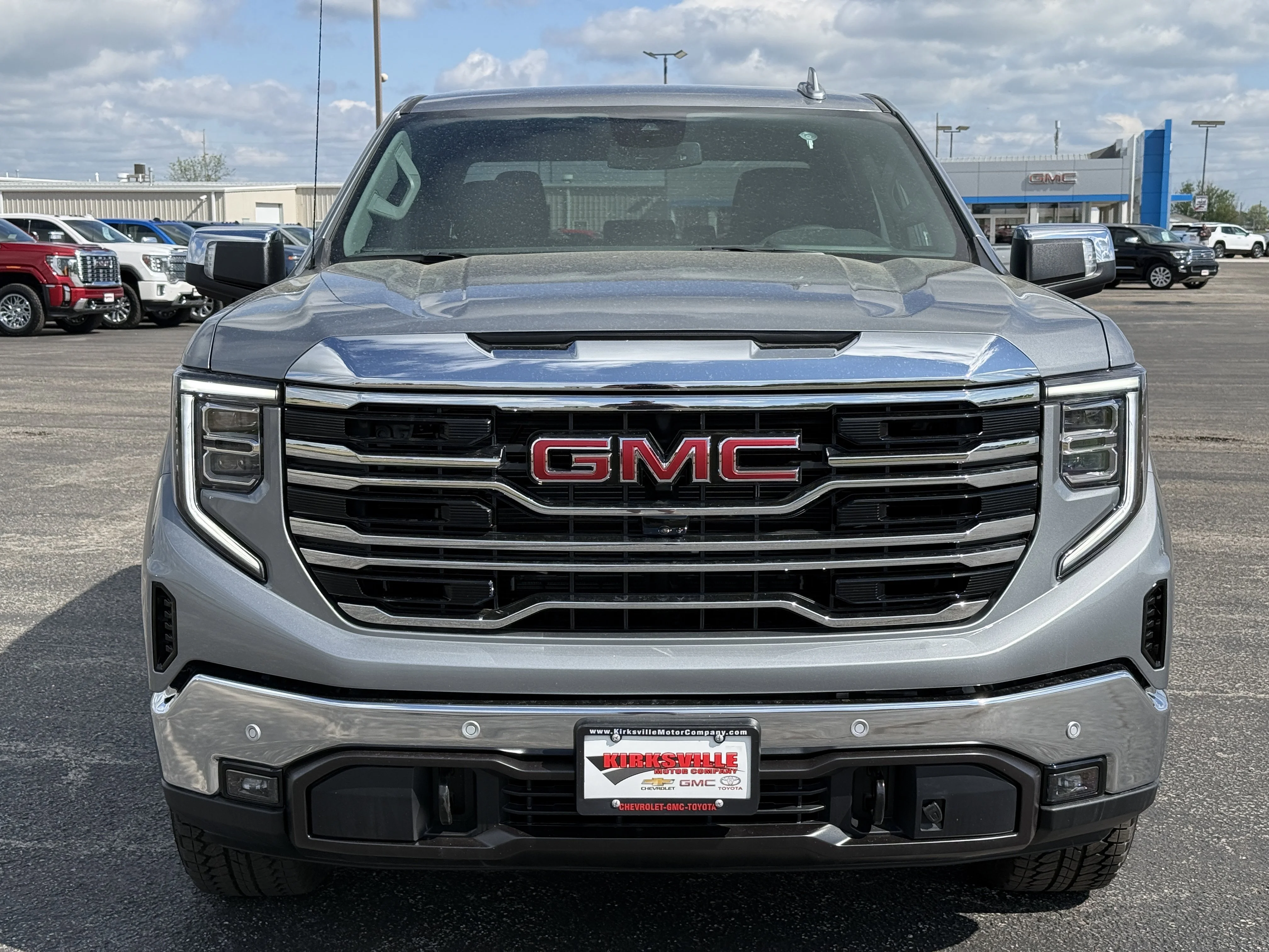 2026 GMC Sierra 1500 SLT - Photo 10