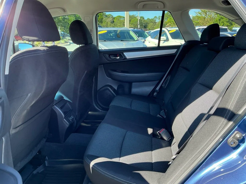 Used 2019 Blue Subaru 2.5i Premium image 27