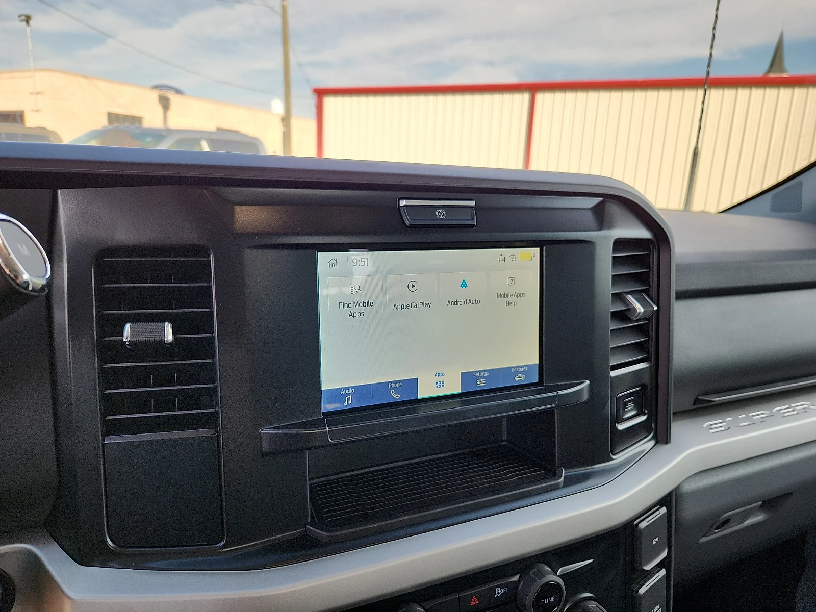 New 2027 Oxford White Ford XLT image 24