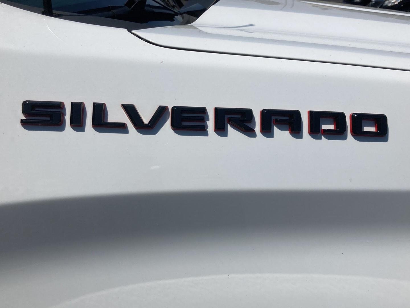 Used 2025 Summit White Chevrolet RST image 27