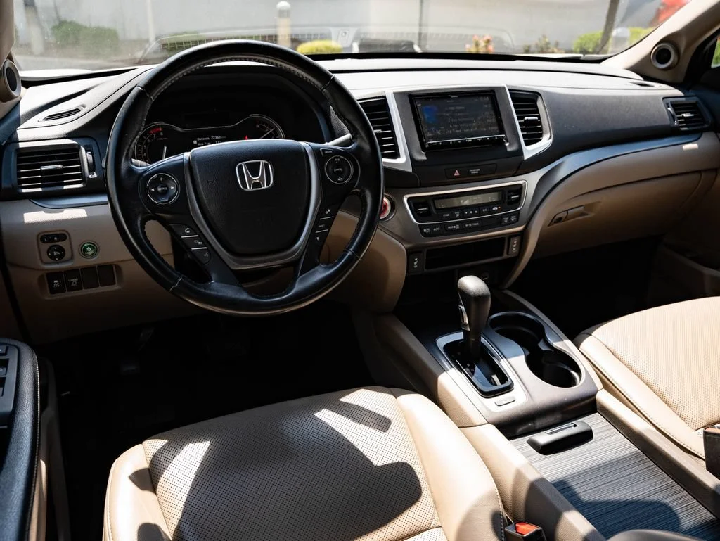 Used 2017 White Diamond Pearl Honda RTL image 4