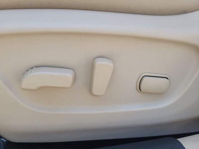 Used 2018 White Nissan SV image 17