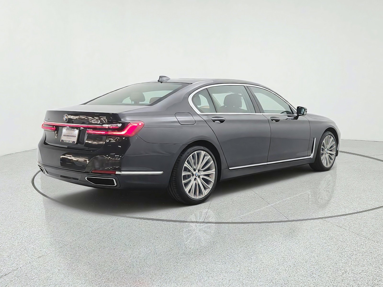 Used 2020 Dark Graphite Metallic BMW 750i xDrive Sedan image 5