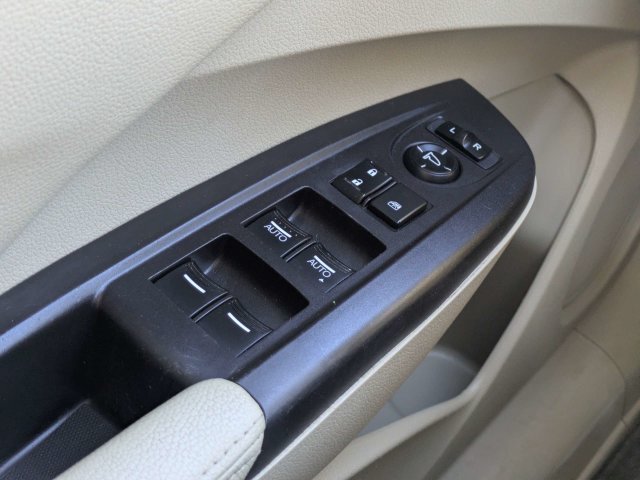 Used 2018 White Diamond Pearl Acura RDX image 24