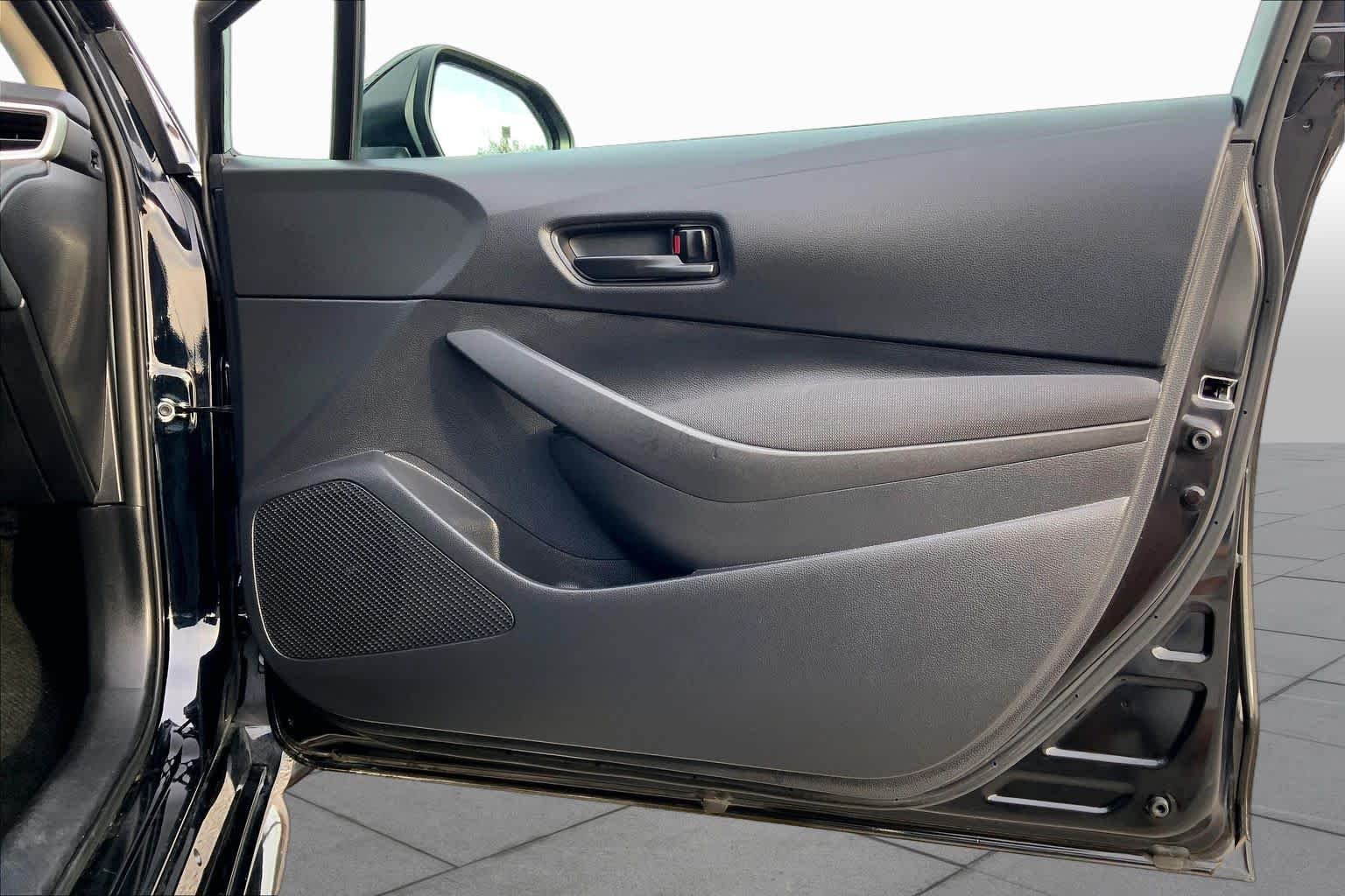 Used 2025 Midnight Black Metallic Toyota LE image 23