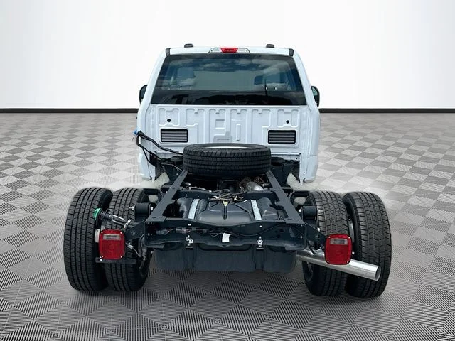 New 2026 Oxford White Ford XL image 5