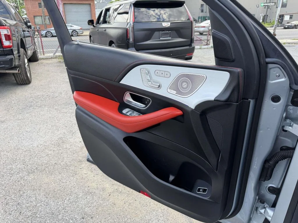 Used 2025 Silver Mercedes-Benz GLE 53 AMG® image 22