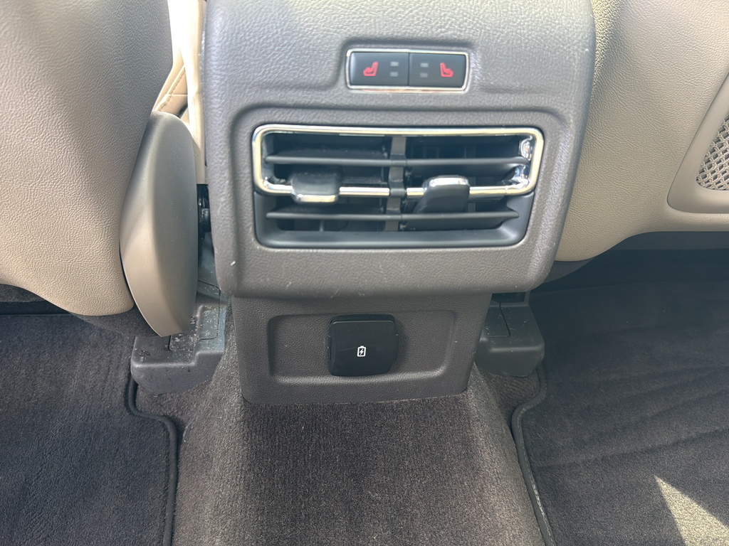Used 2020 White Lincoln Standard image 24