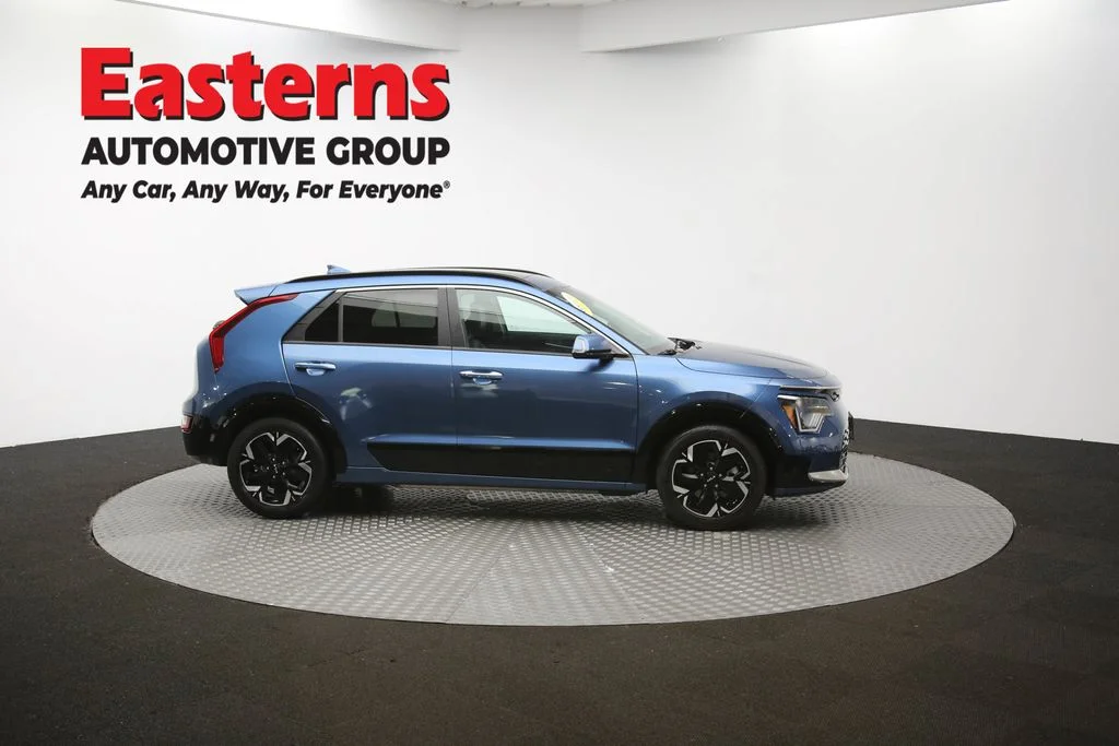Used 2023 Blue Kia Wave image 45