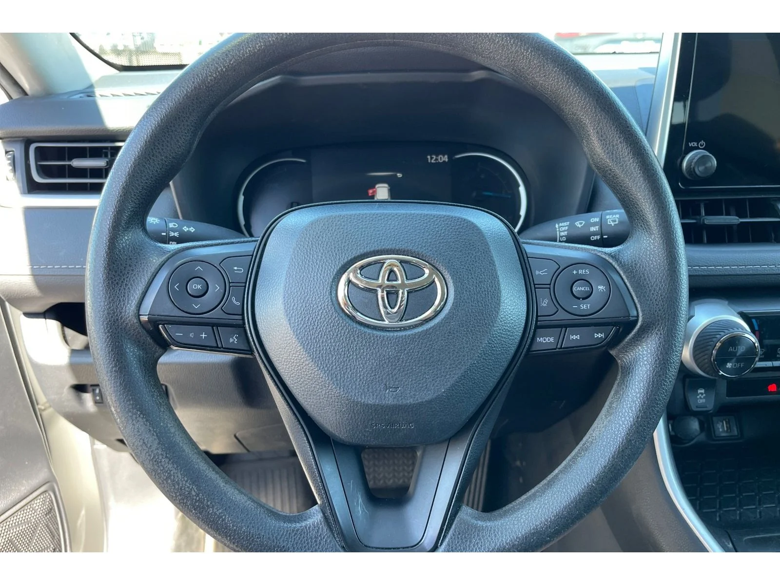 Used 2023 Ice Cap Toyota Hybrid LE image 34