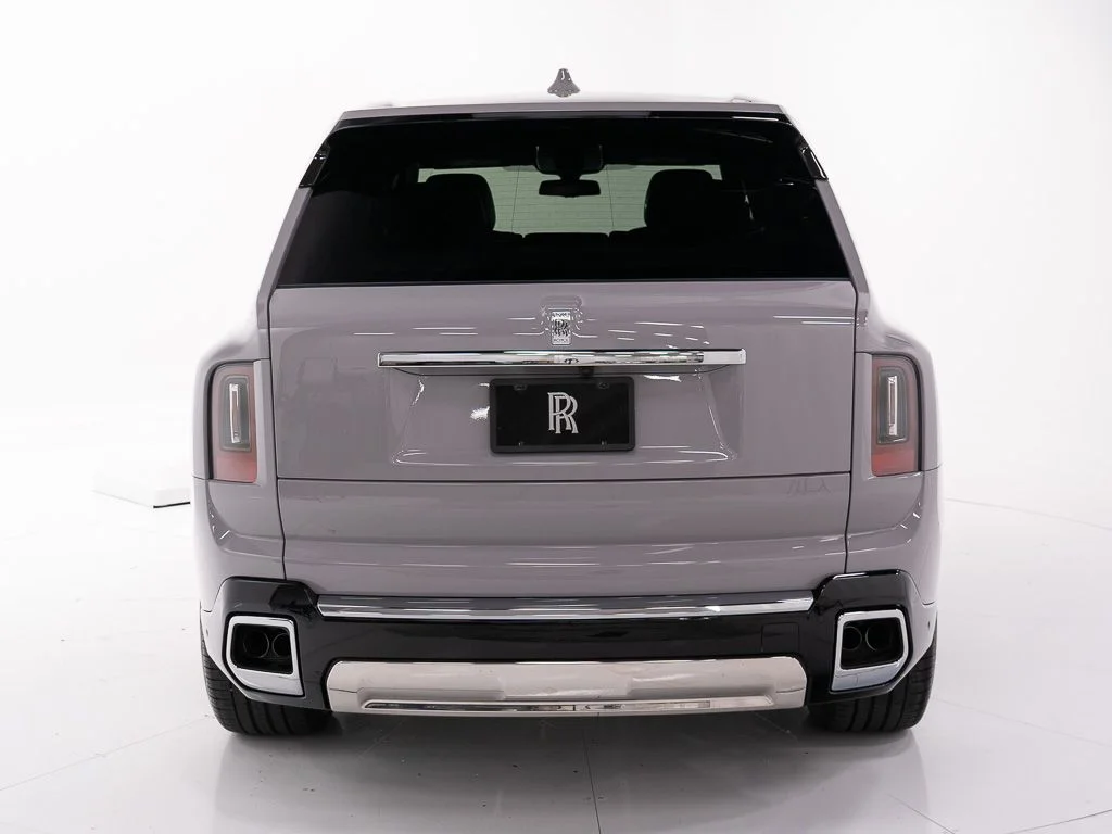 New 2027 Tempest Grey Rolls-Royce  image 4
