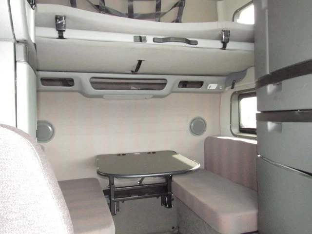 2024 Volvo VN - Photo 11