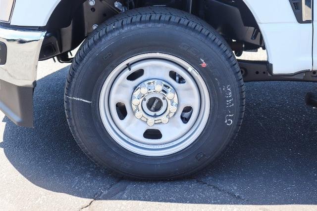 2026 Ford F-350 Super Duty Chassis Cab XL - Photo 39
