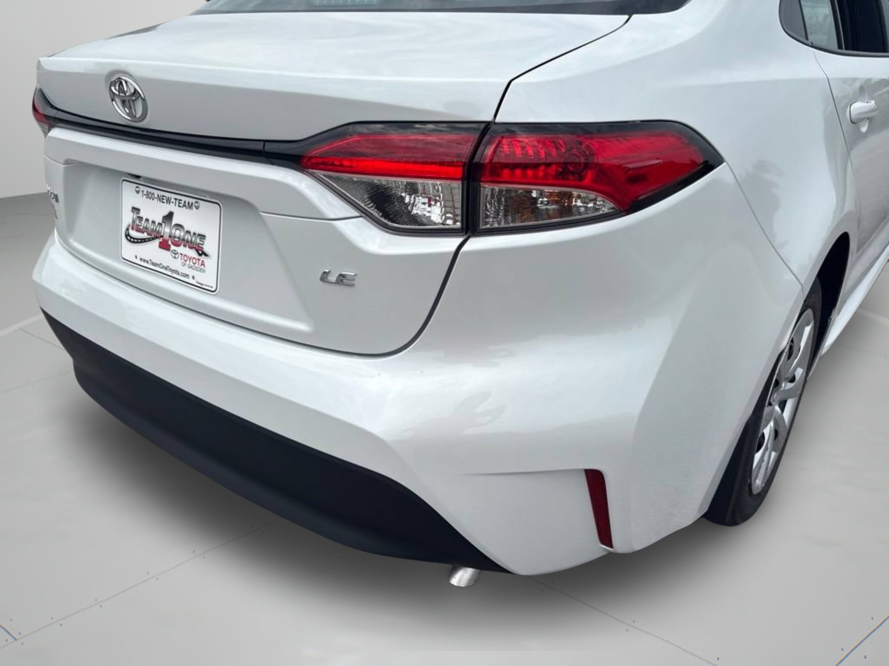 New 2026 Wind Chill Pearl Toyota LE image 15