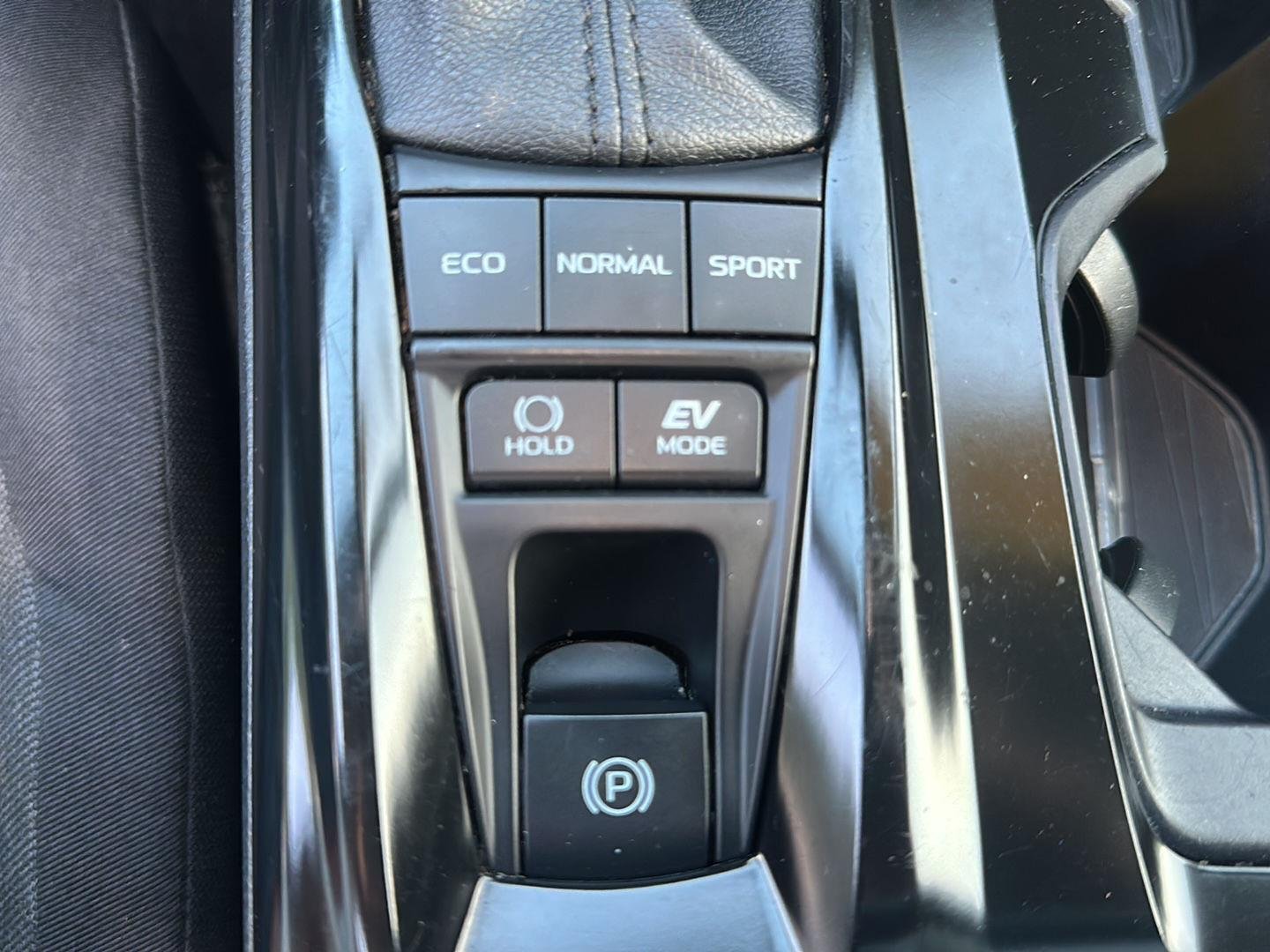 Used 2025 Ocean Gem Toyota LE image 17