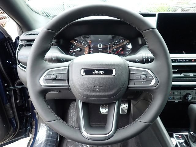 New 2026 Fathom Blue Pearl-Coat Exterior Paint Jeep Latitude image 19