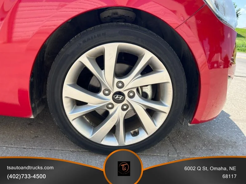 Used 2017 Red Hyundai Coupe 3D image 12