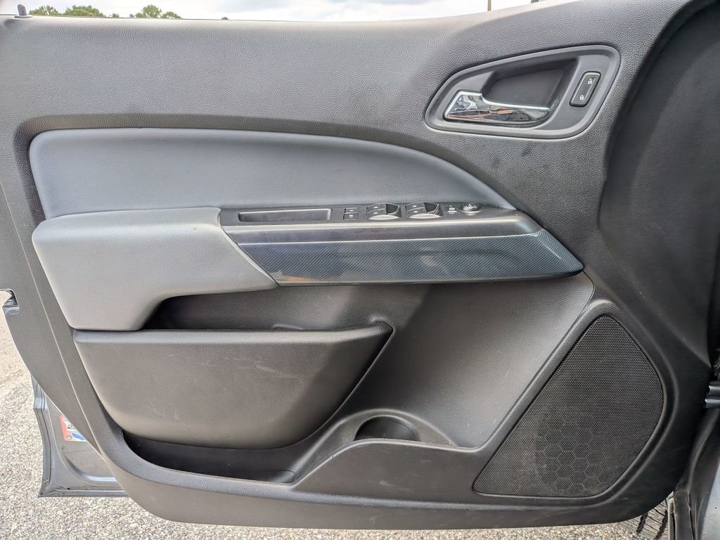 Used 2021 Gray Chevrolet Z71 image 29