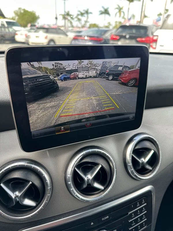 Used 2019 Black Mercedes-Benz 4MATIC® image 19